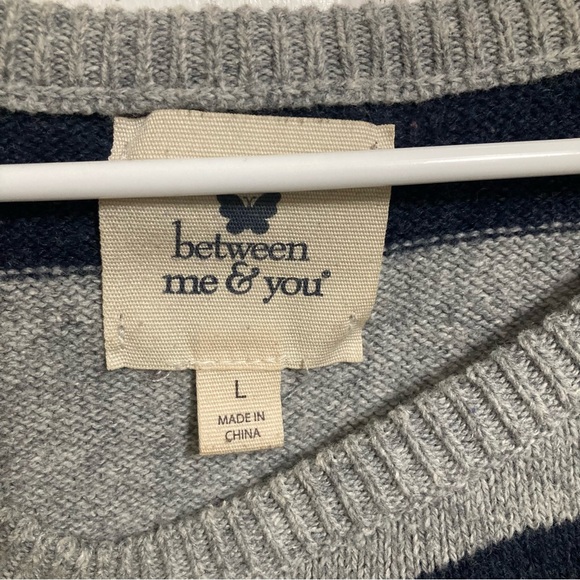 Womens Between You and Me stripped sweater, gray and navy size L - Picture 4 of 4